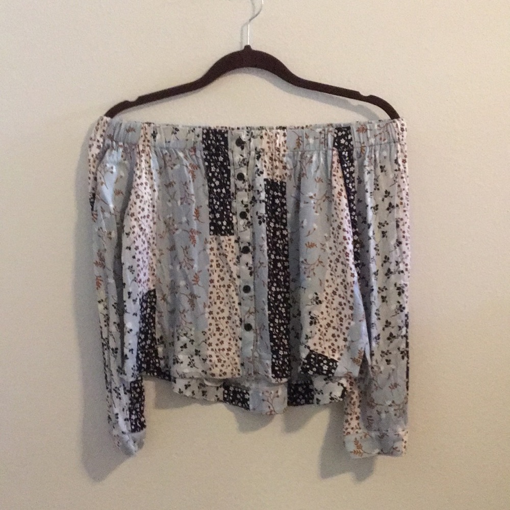 🌾Off the shoulder crop top🌾